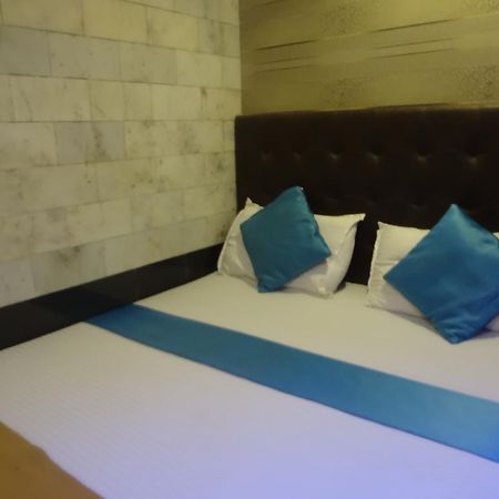 Zahra Guest House Mumbai Exteriör bild