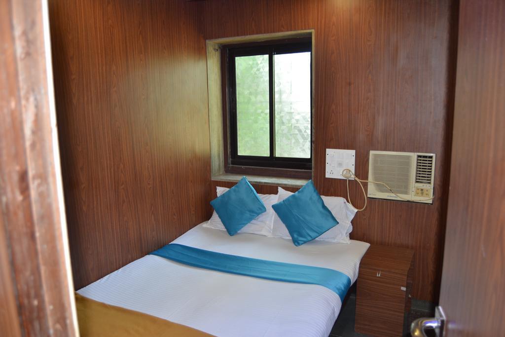 Zahra Guest House Mumbai Exteriör bild