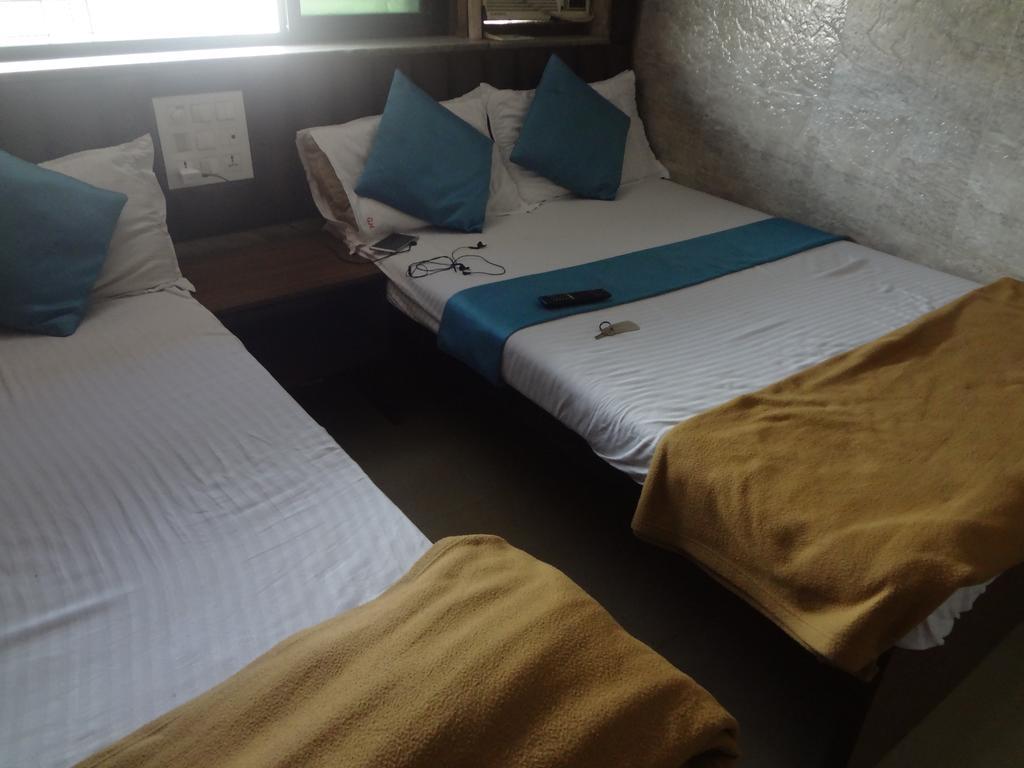 Zahra Guest House Mumbai Exteriör bild